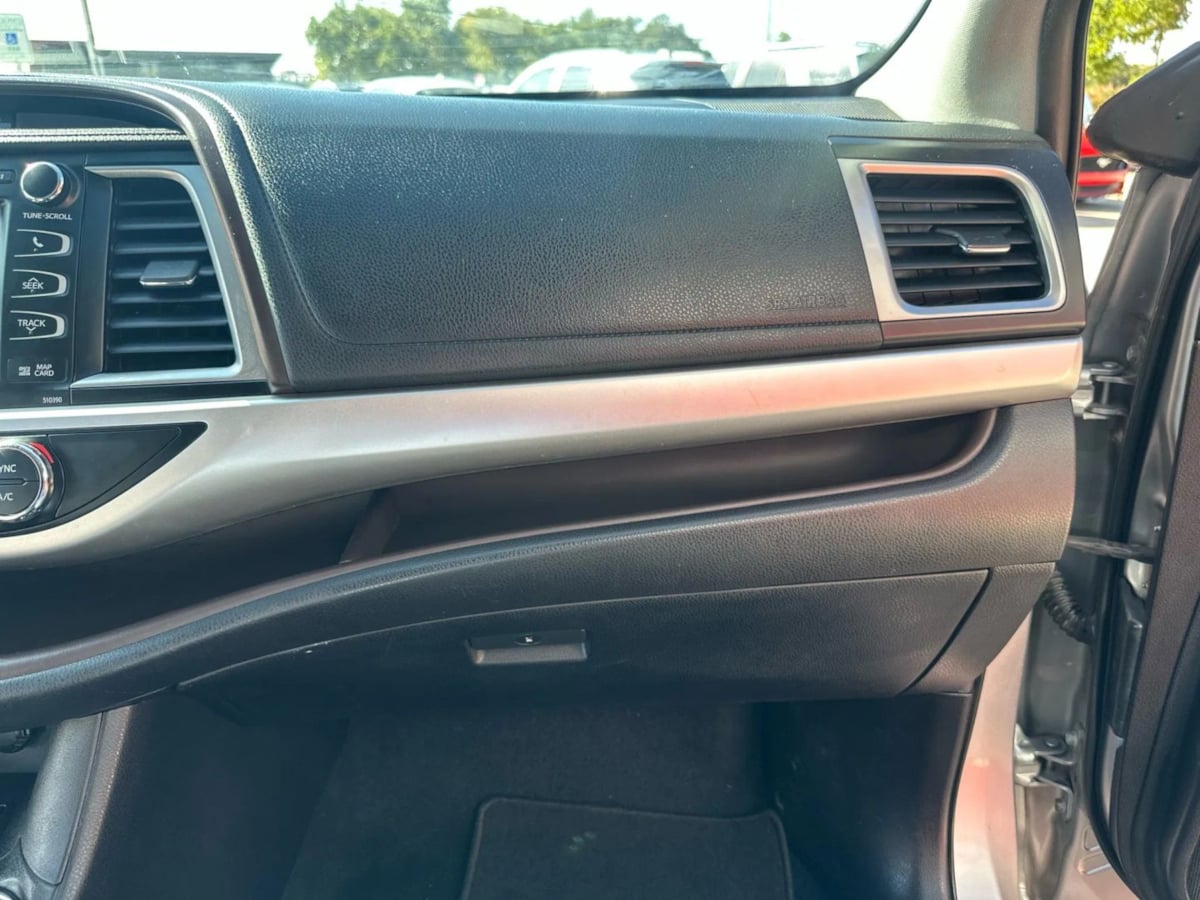 2019 Toyota Highlander XLE photo 34