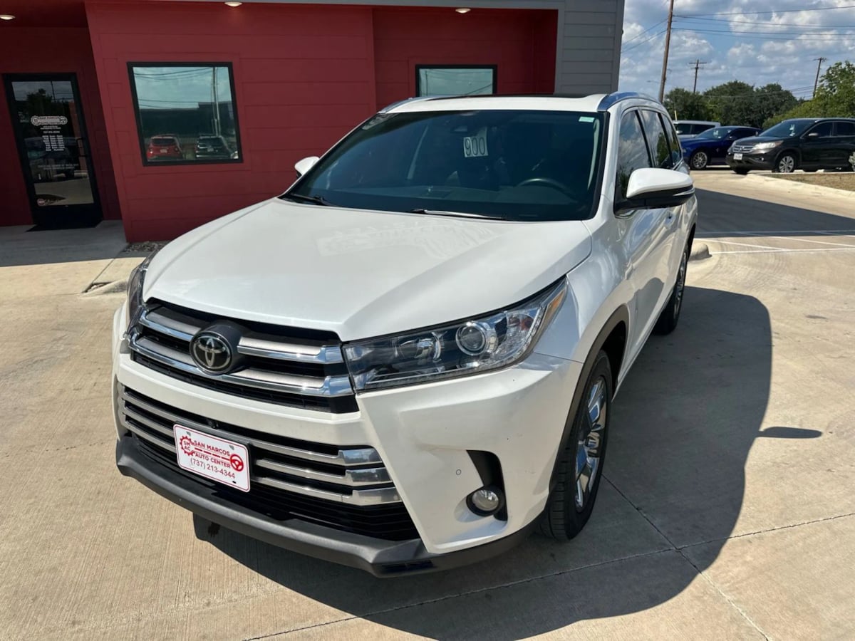 2017 Toyota Highlander Limited Platinum photo 2