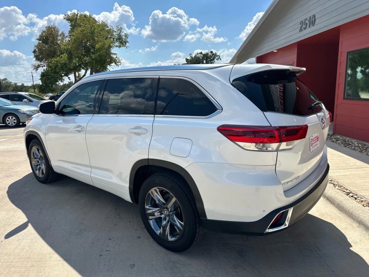 2017 Toyota Highlander Limited Platinum photo 9