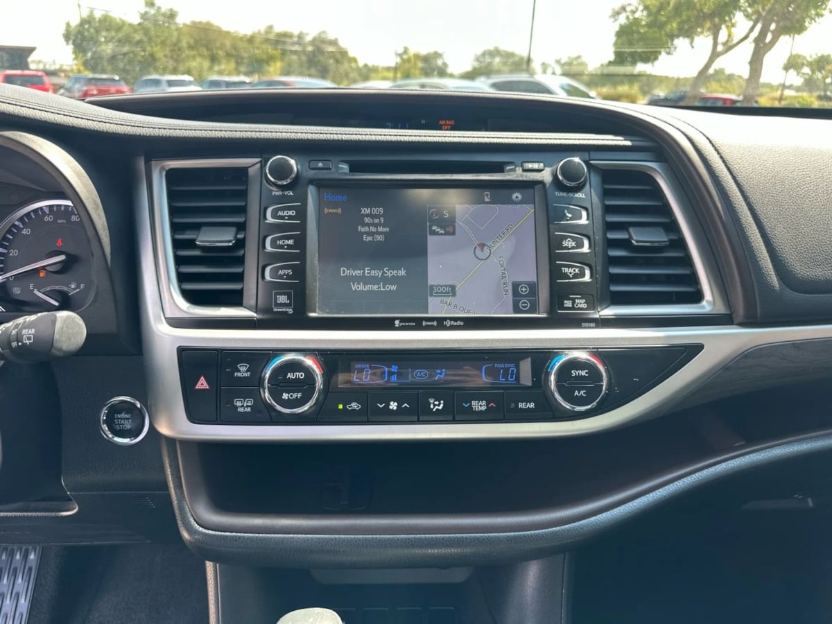 2017 Toyota Highlander Limited Platinum photo 18