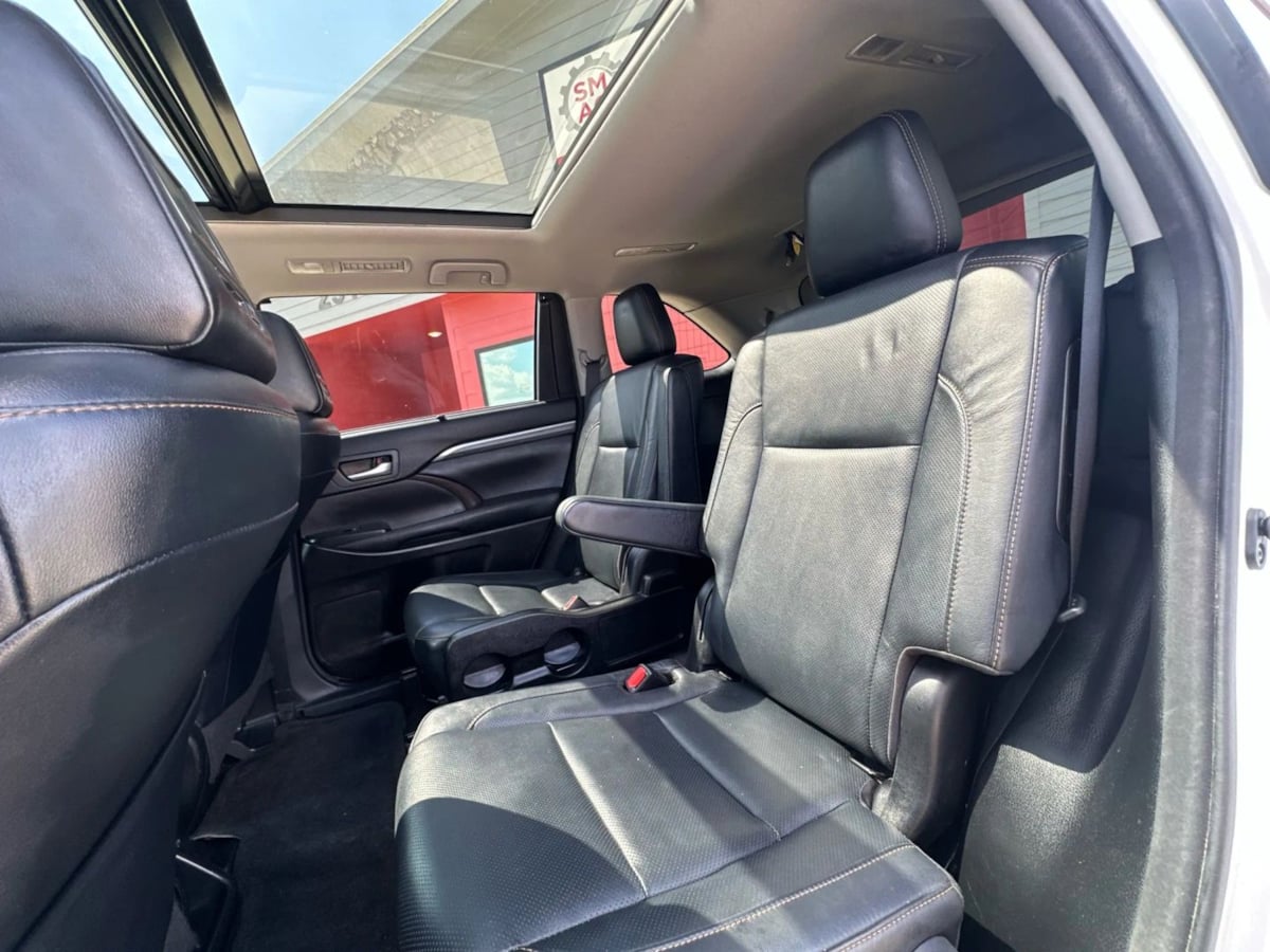 2017 Toyota Highlander Limited Platinum photo 27