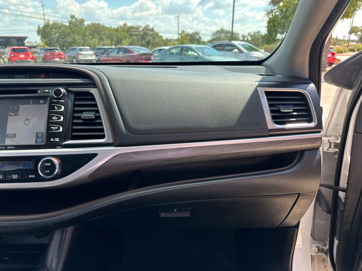 2017 Toyota Highlander Limited Platinum photo 35