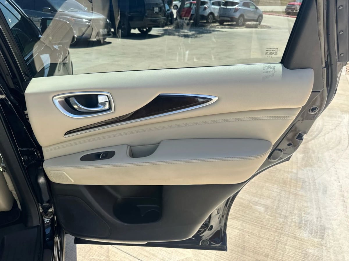 2018 Infiniti QX60 Deluxe Technology photo 31
