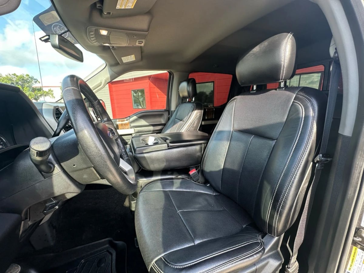 2018 Ford F-150 Lariat photo 12