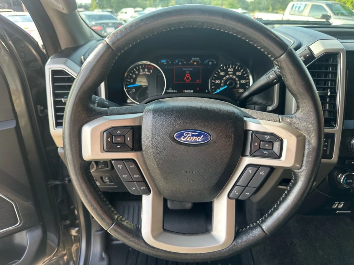 2018 Ford F-150 Lariat photo 16
