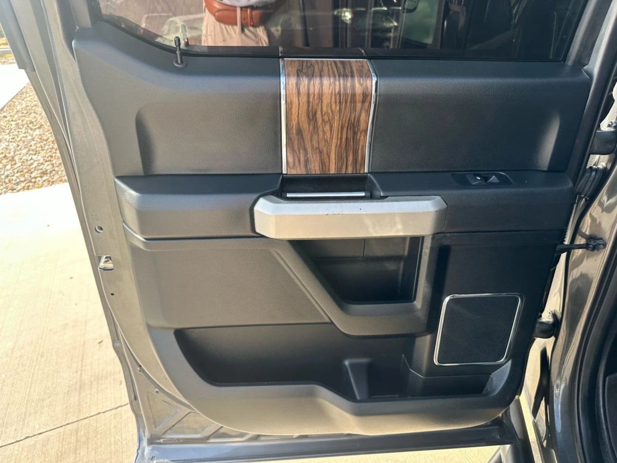 2018 Ford F-150 Lariat photo 23