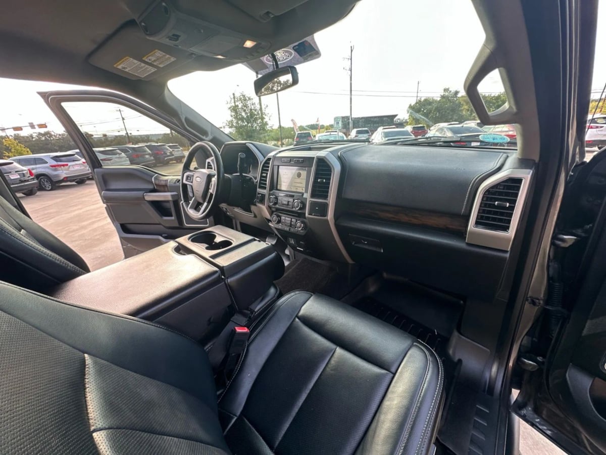 2018 Ford F-150 Lariat photo 30
