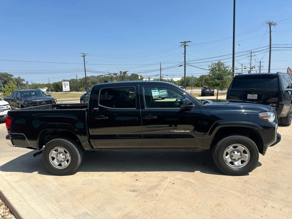 2019 Toyota Tacoma SR5 photo 5