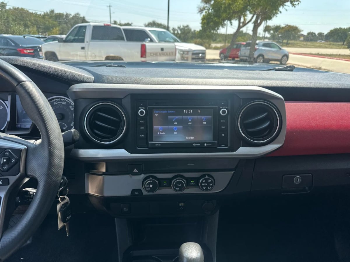 2019 Toyota Tacoma SR5 photo 14