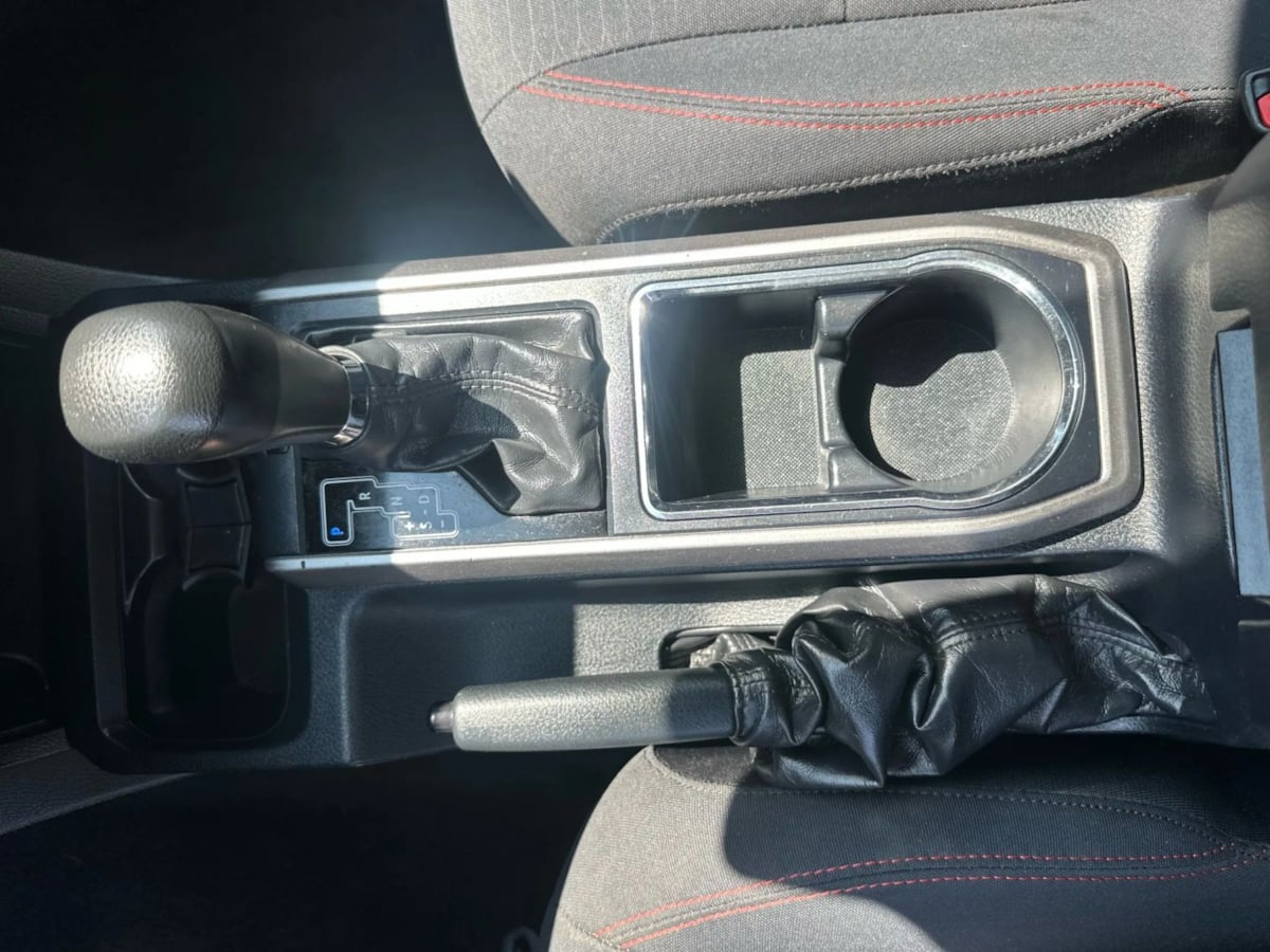 2019 Toyota Tacoma SR5 photo 18
