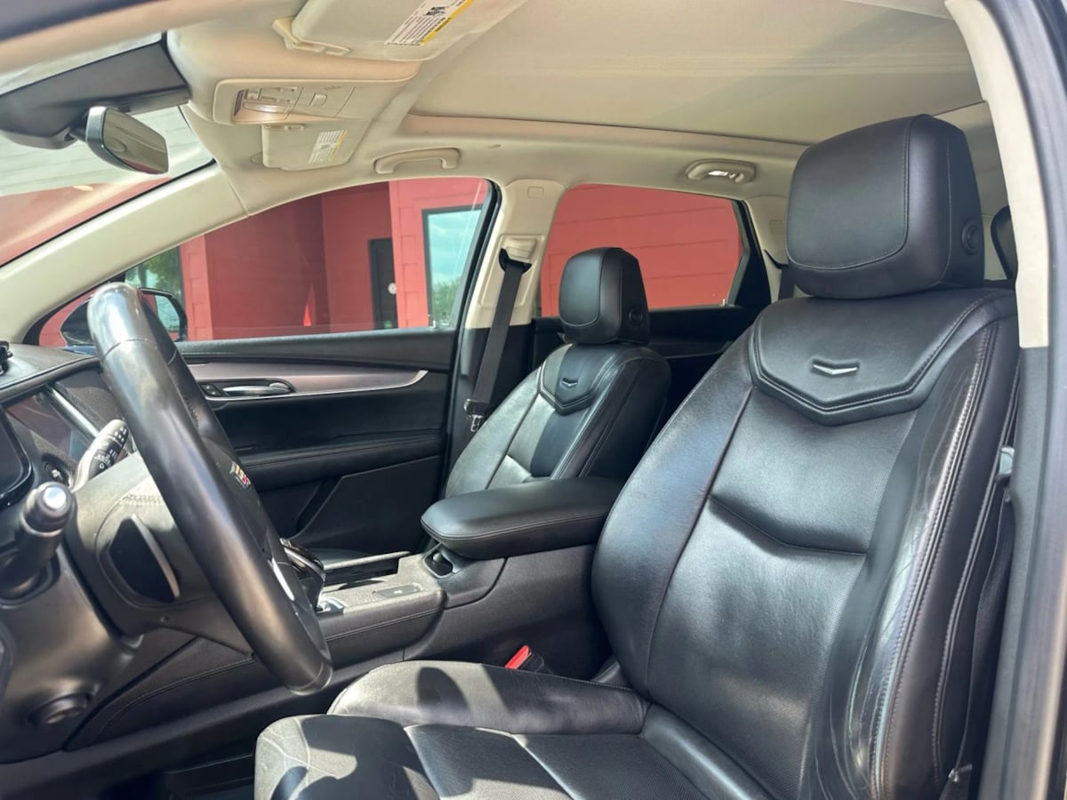 2017 Cadillac XT5 Luxury photo 11