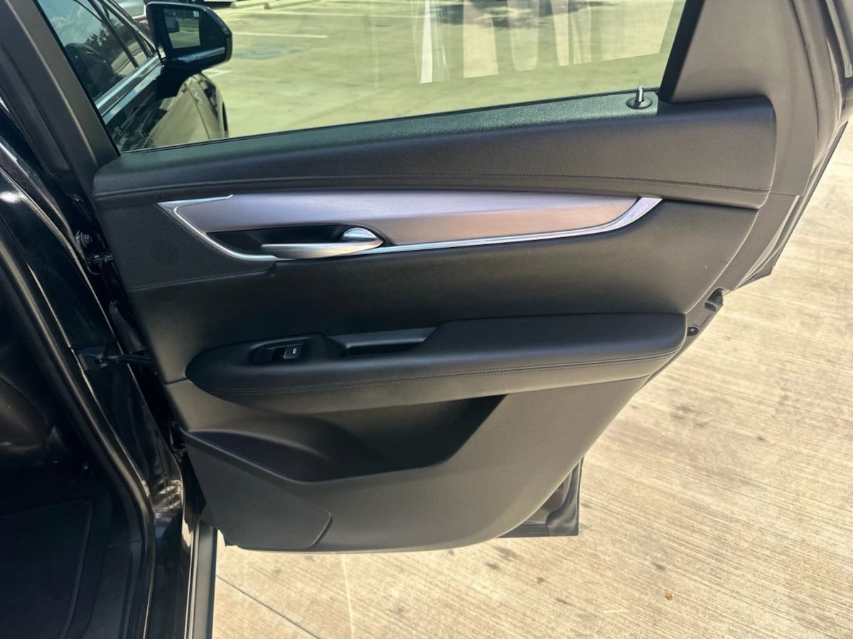 2017 Cadillac XT5 Luxury photo 25
