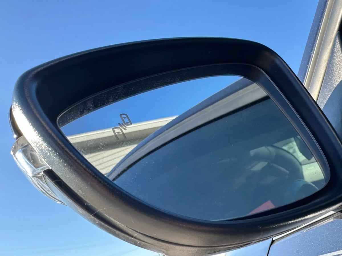 2018 Volkswagen Passat R-Line photo 13