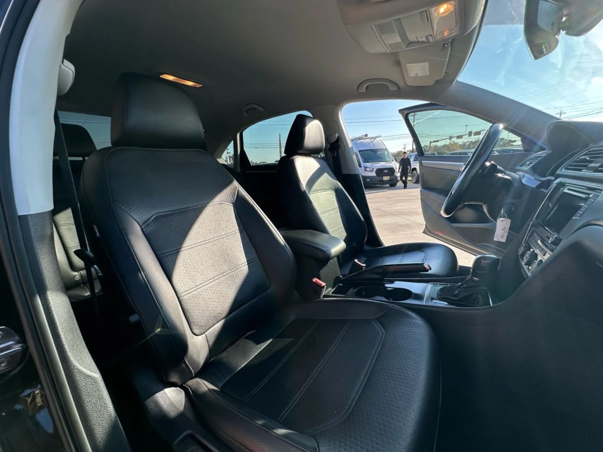 2018 Volkswagen Passat R-Line photo 31