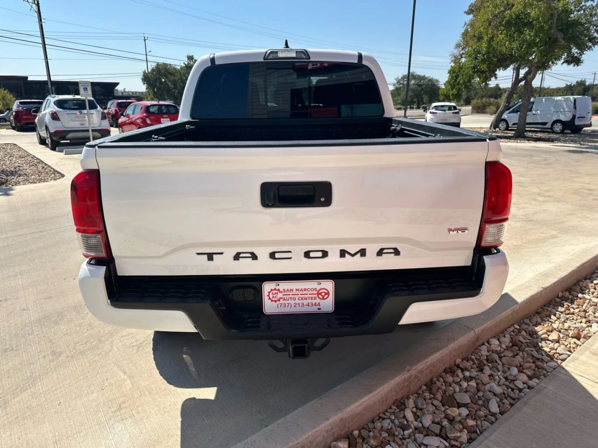2017 Toyota Tacoma TRD Sport photo 5