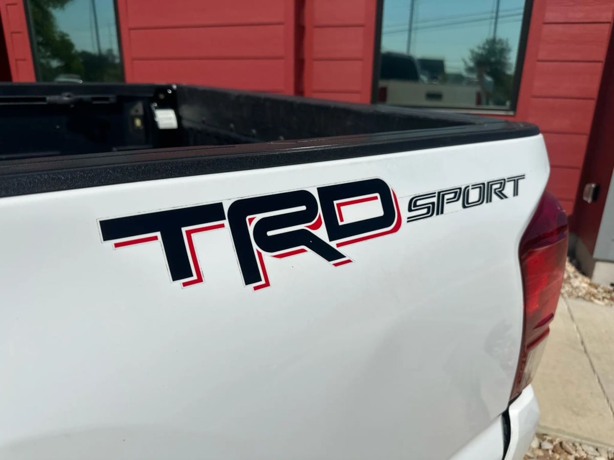 2017 Toyota Tacoma TRD Sport photo 7