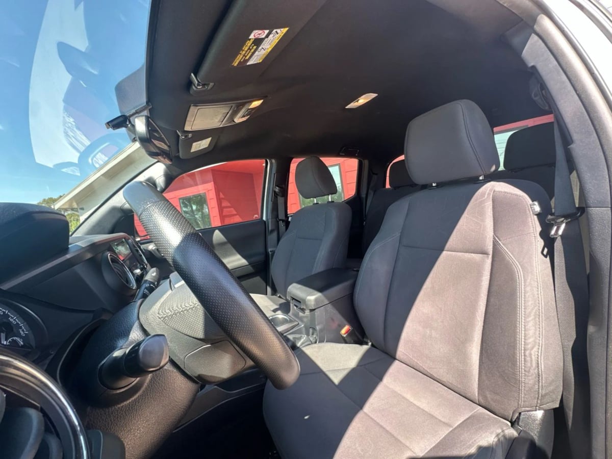 2017 Toyota Tacoma TRD Sport photo 9