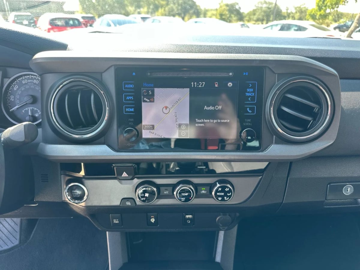 2017 Toyota Tacoma TRD Sport photo 13