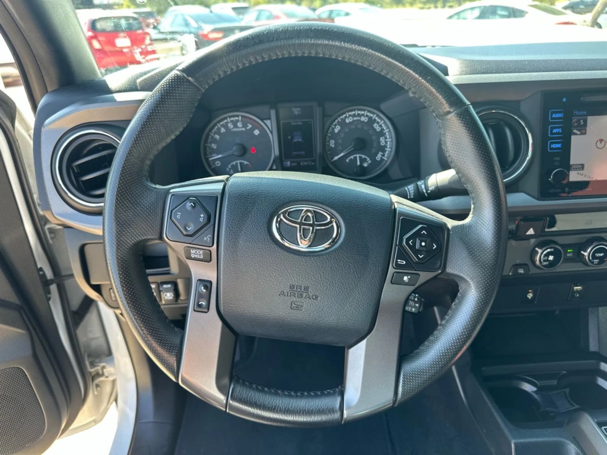 2017 Toyota Tacoma TRD Sport photo 17