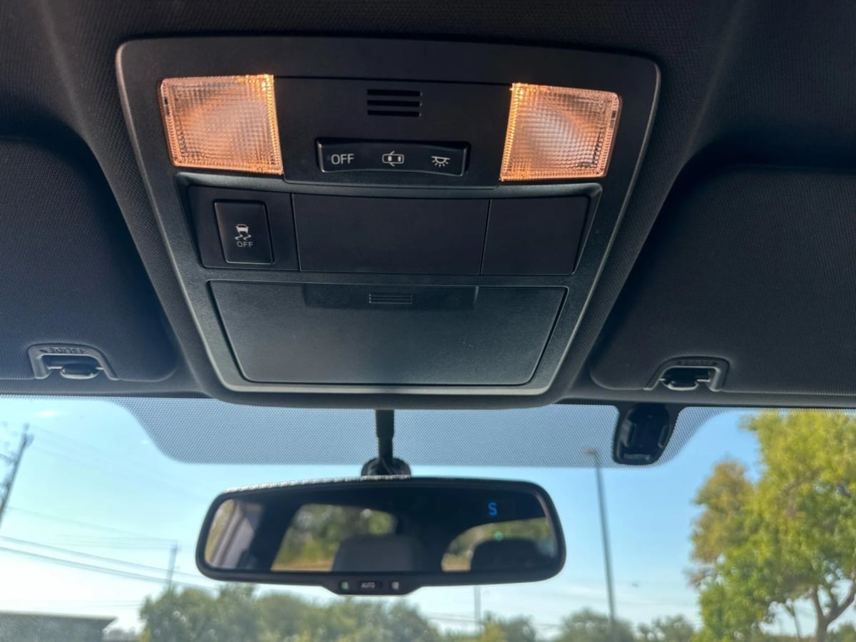 2017 Toyota Tacoma TRD Sport photo 18