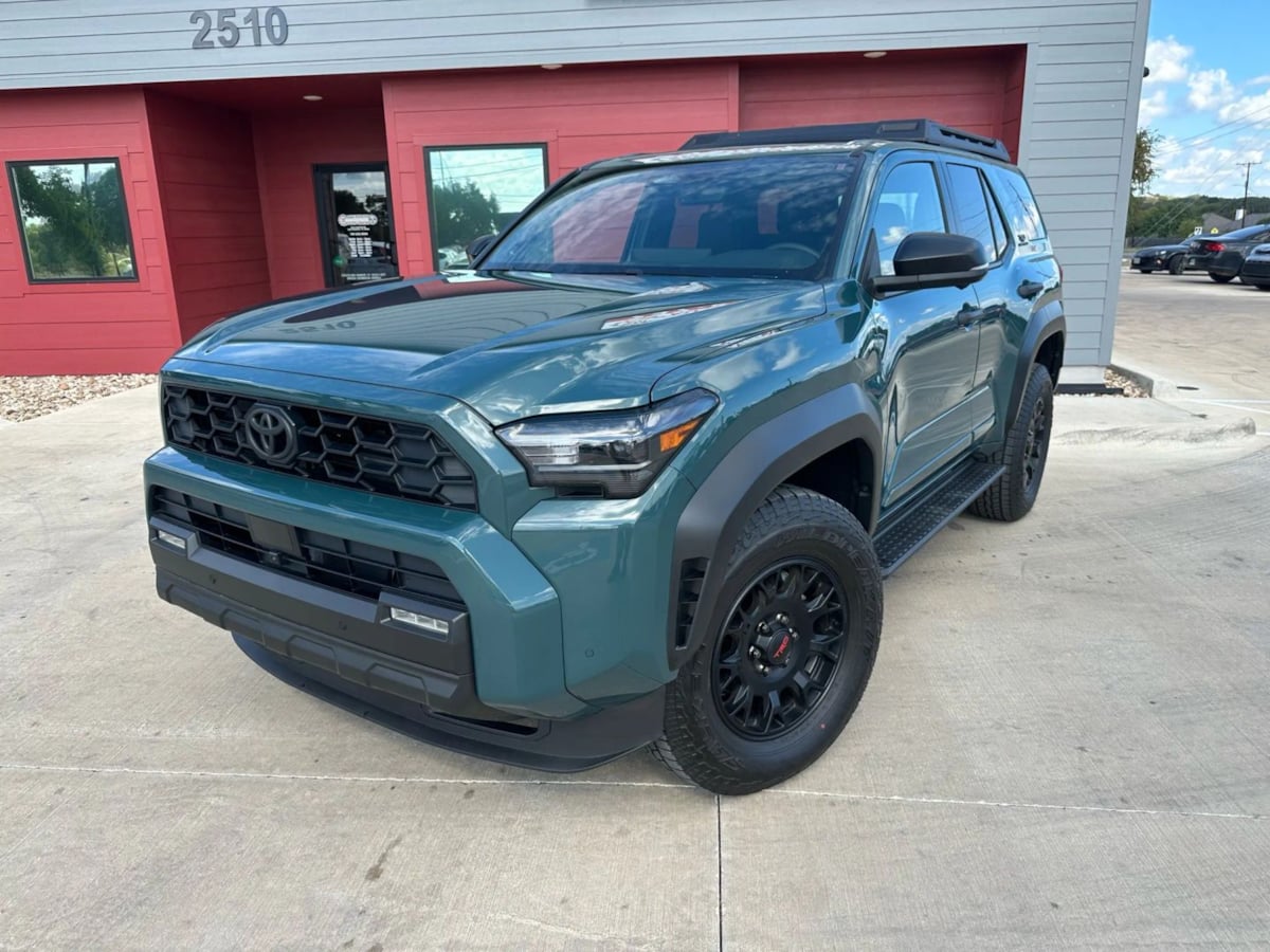 2025 Toyota 4Runner TRD Premium photo 2