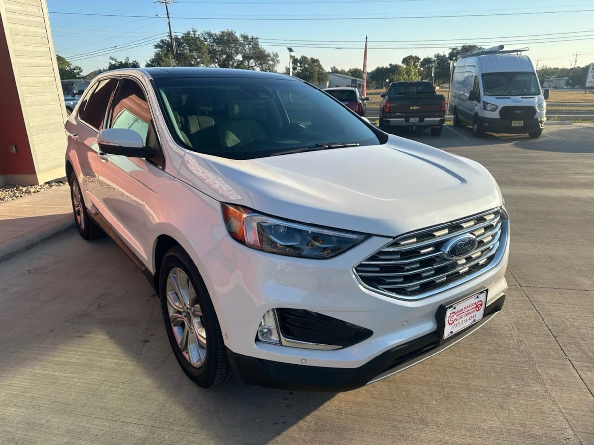 2019 Ford Edge Titanium photo 3