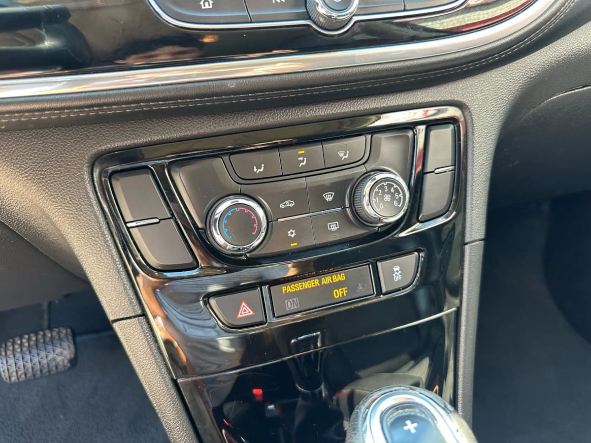 2019 Buick Encore Preferred photo 17