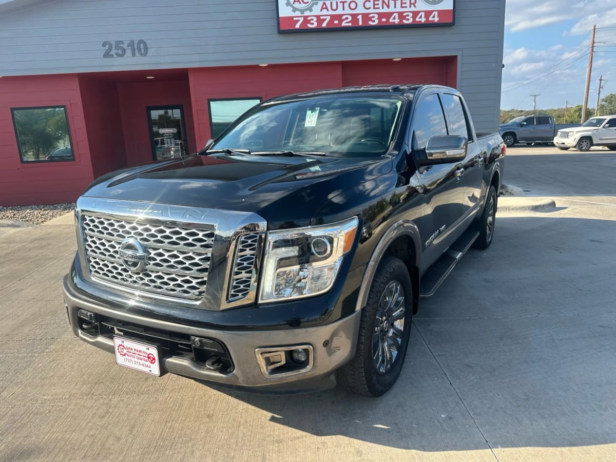 2018 Nissan Titan Platinum Reserve photo 2