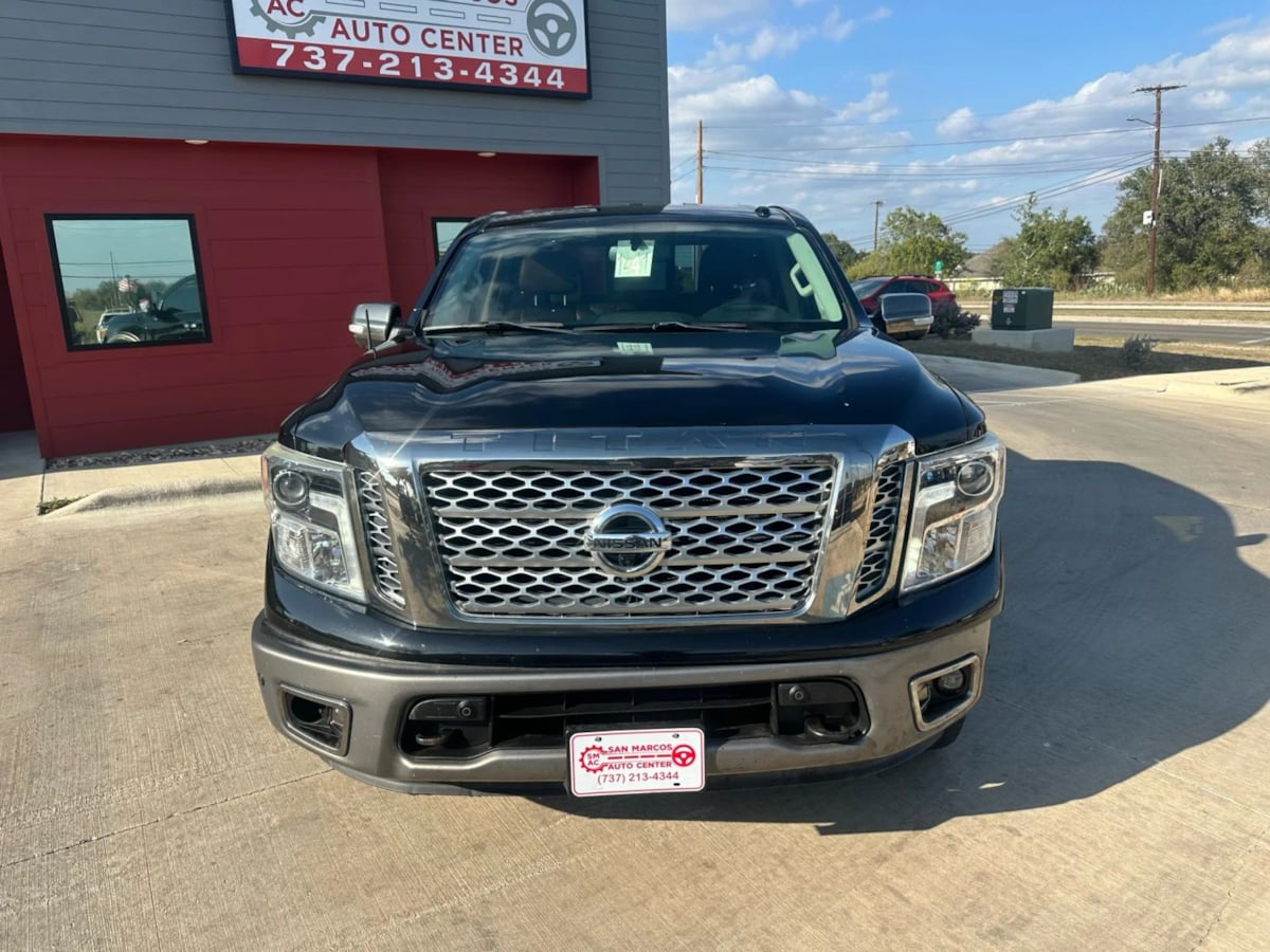 2018 Nissan Titan Platinum Reserve photo 3