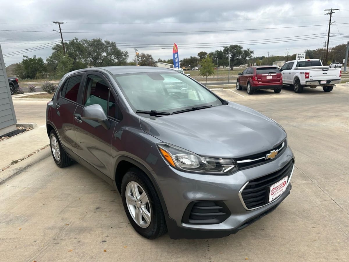 2020 Chevrolet Trax LS photo 4