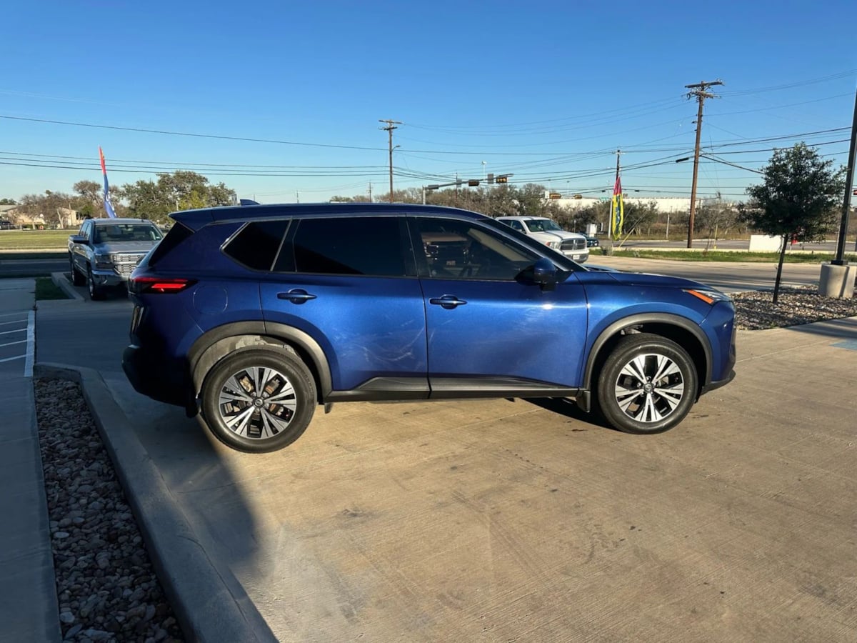 2021 Nissan Rogue SV - Photo 4
