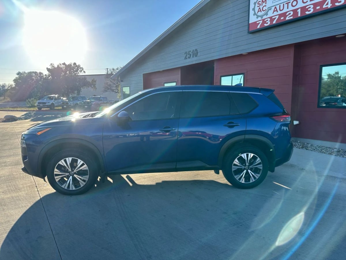 2021 Nissan Rogue SV - Photo 8