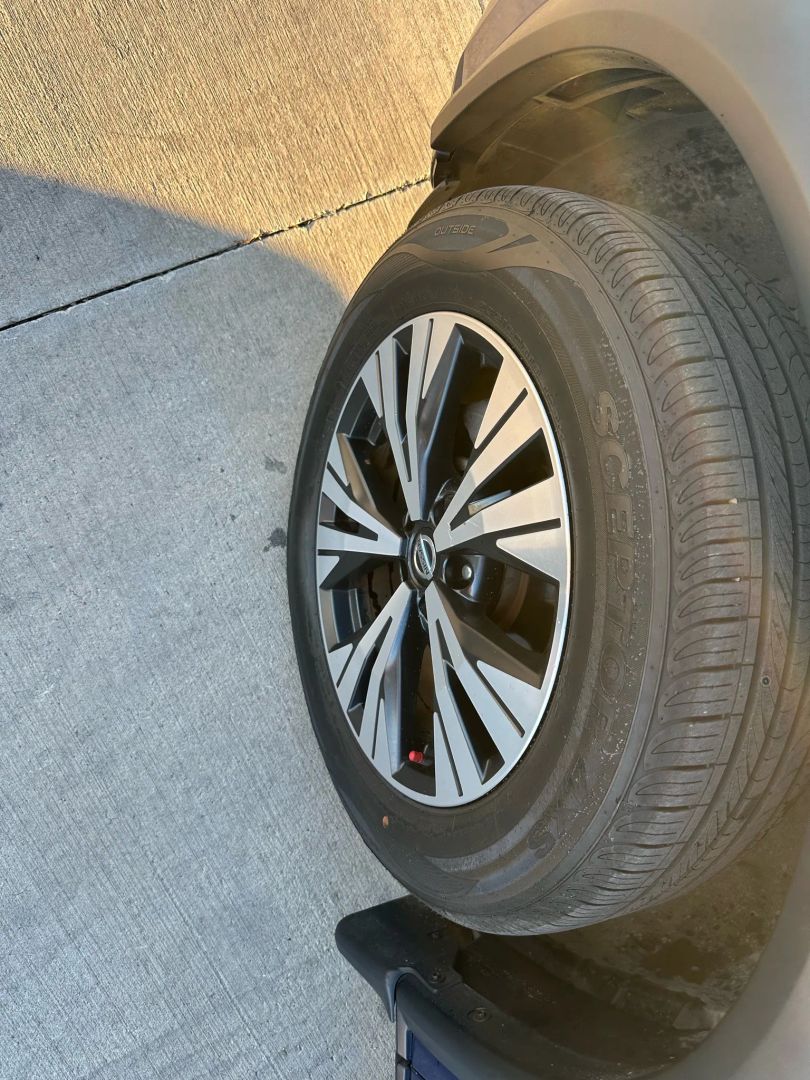 2021 Nissan Rogue SV - Photo 9