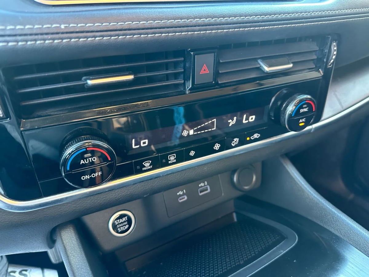 2021 Nissan Rogue SV - Photo 16