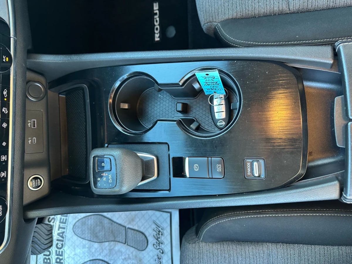 2021 Nissan Rogue SV - Photo 17