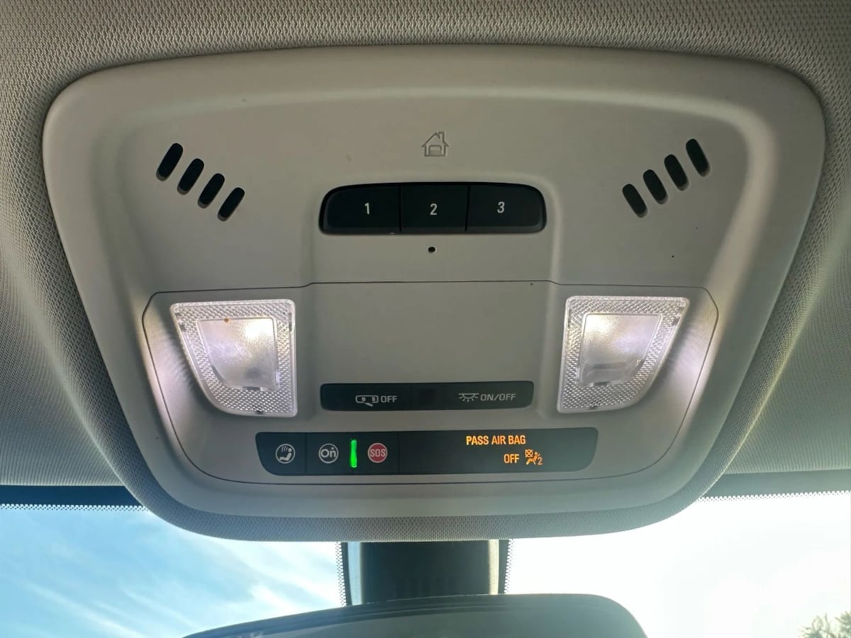 2020 Chevrolet Traverse 1LT - Photo 17