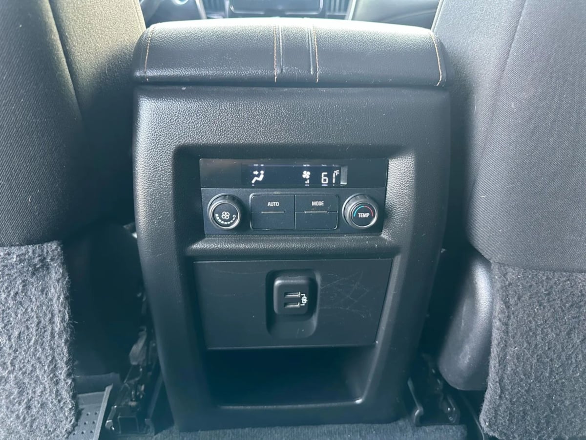 2020 Chevrolet Traverse 1LT - Photo 25