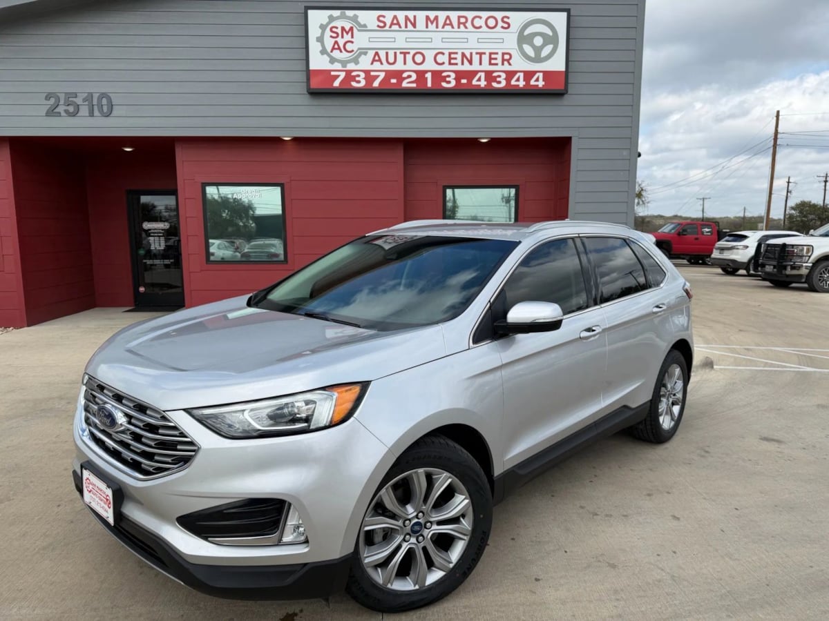2019 Ford Edge Titanium's photo