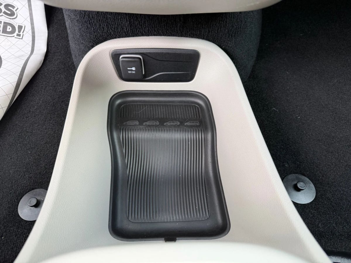 2024 Chrysler Pacifica Touring L - Photo 20