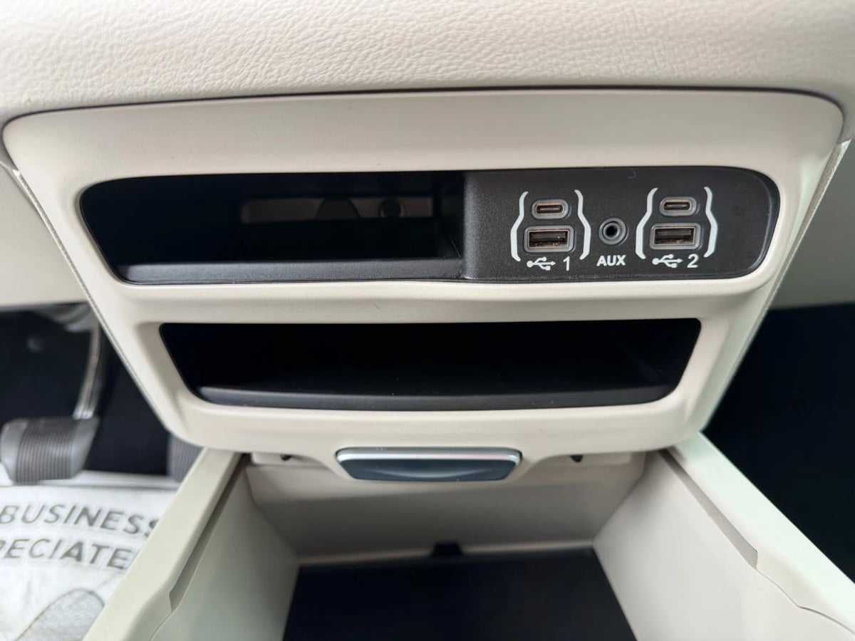 2024 Chrysler Pacifica Touring L - Photo 22