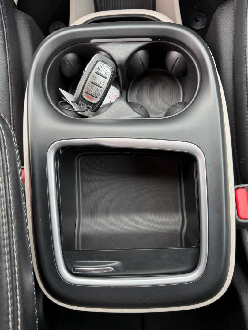 2024 Chrysler Pacifica Touring L - Photo 23