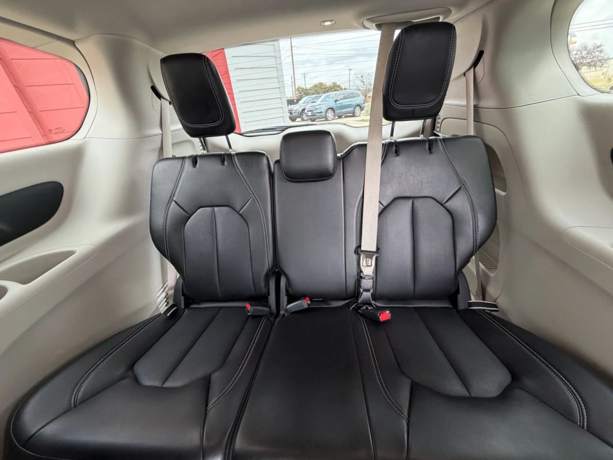 2024 Chrysler Pacifica Touring L - Photo 31