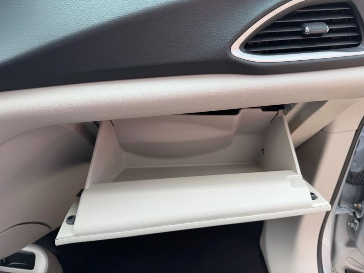 2024 Chrysler Pacifica Touring L - Photo 41