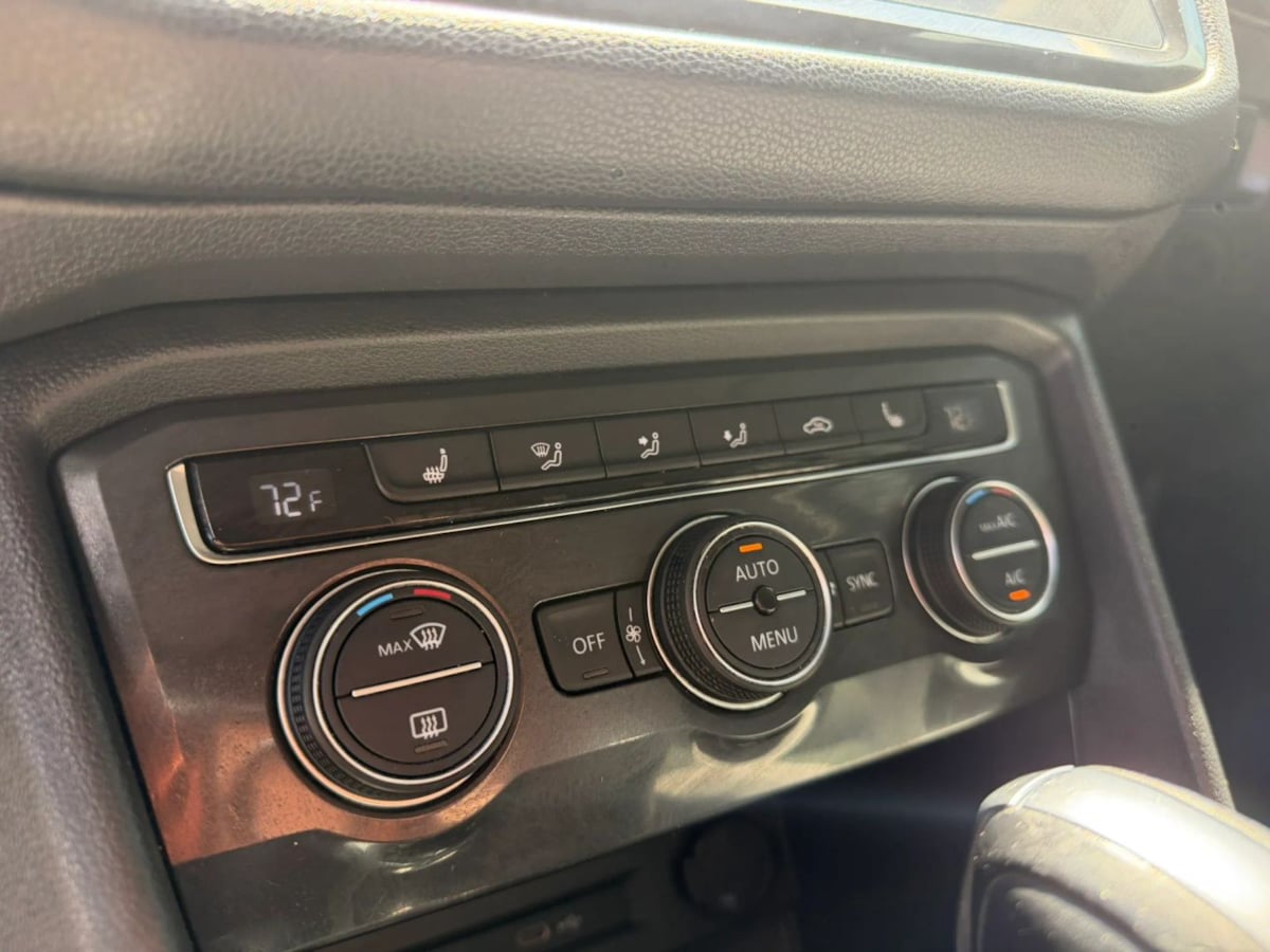 2021 Volkswagen Tiguan SE - Photo 19