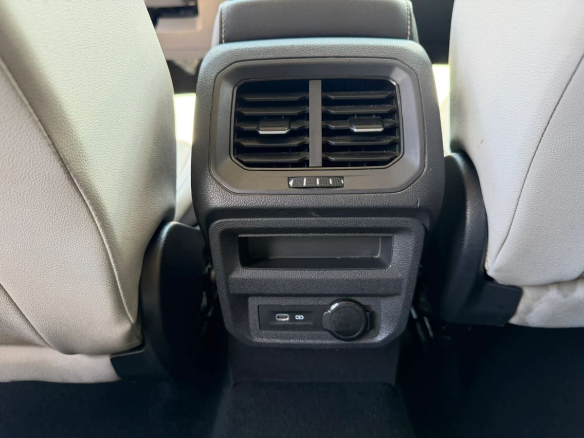 2021 Volkswagen Tiguan SE - Photo 25