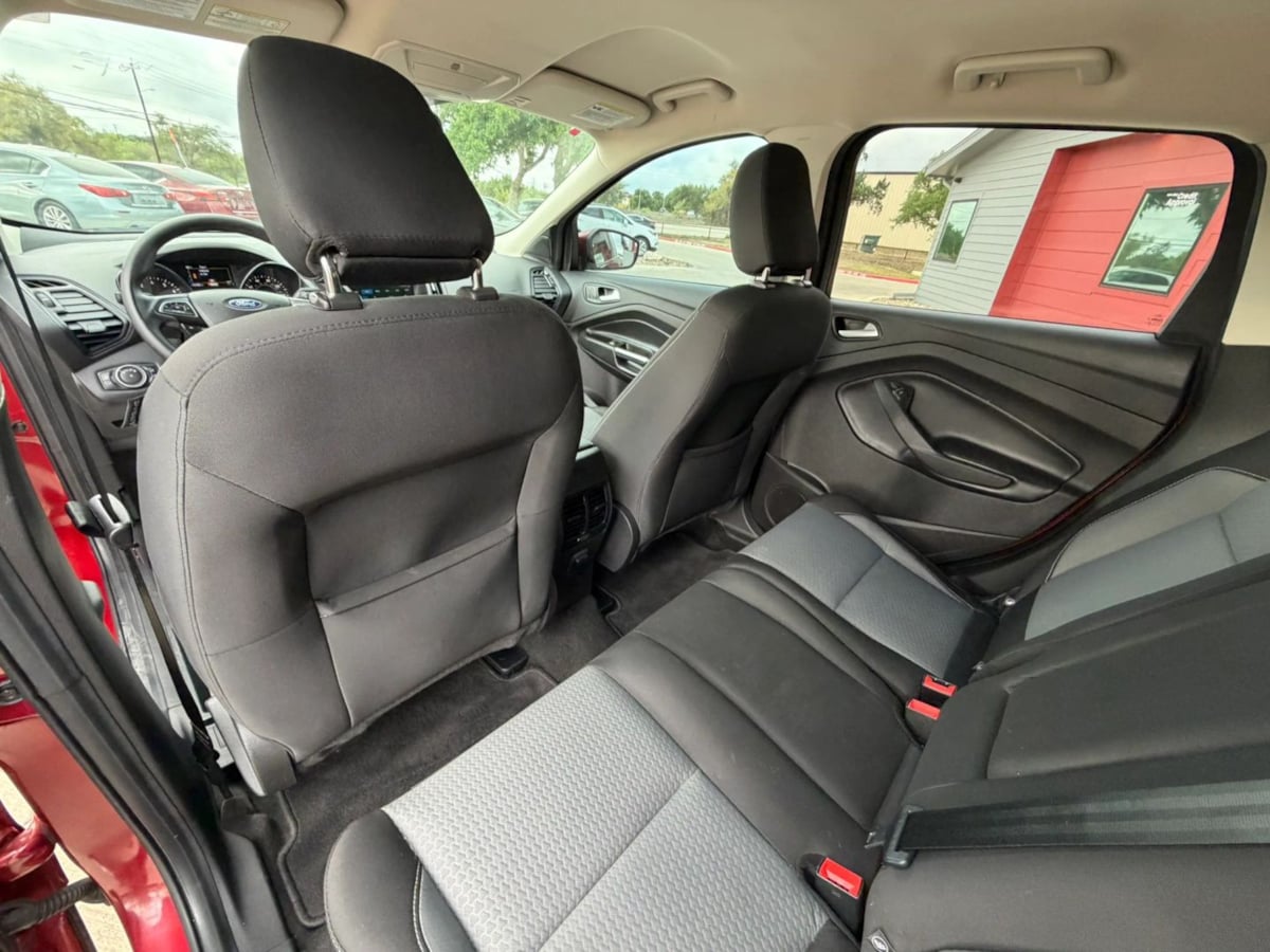 2019 Ford Escape SE - Photo 25