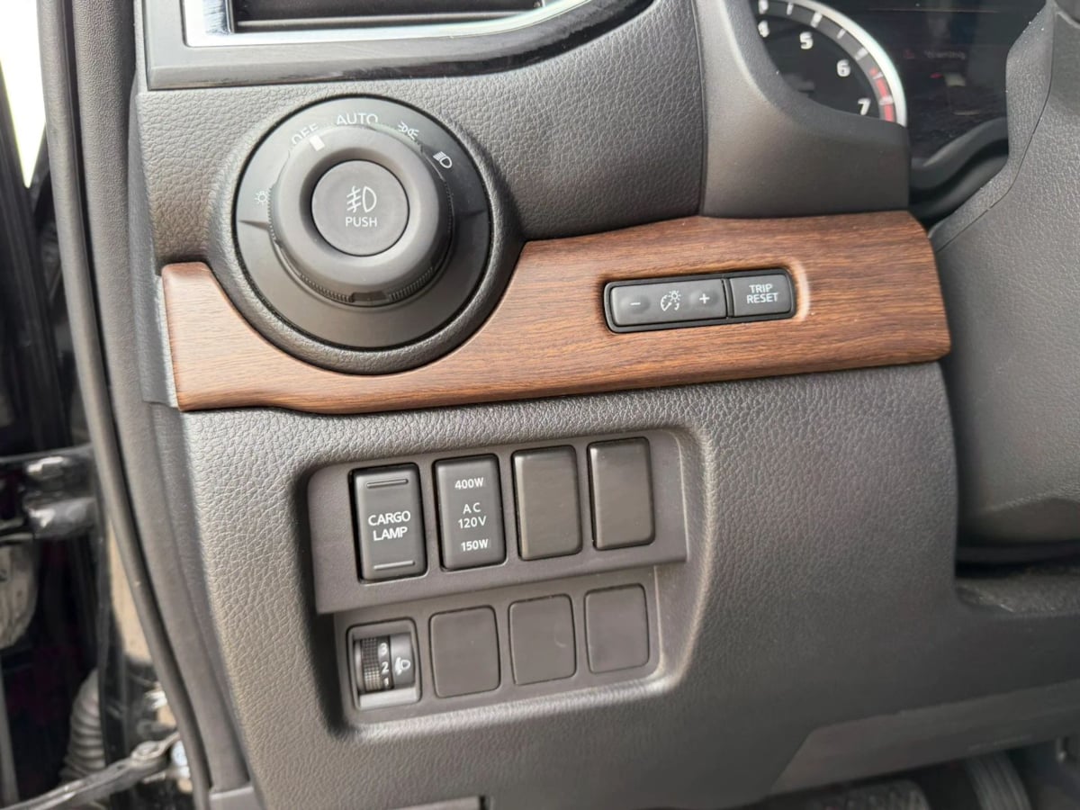 2020 Nissan Titan Platinum Reserve - Photo 17