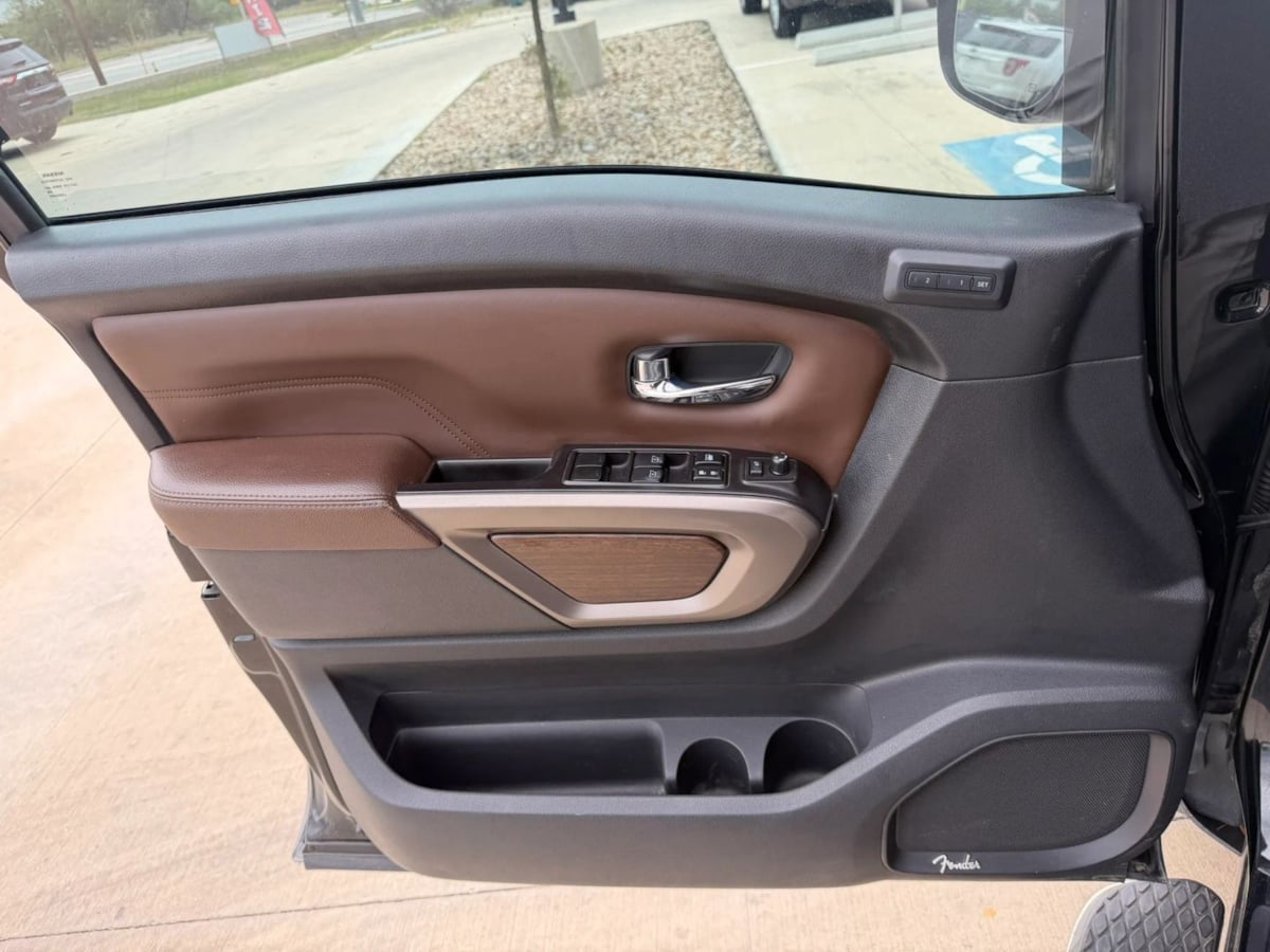2020 Nissan Titan Platinum Reserve - Photo 18