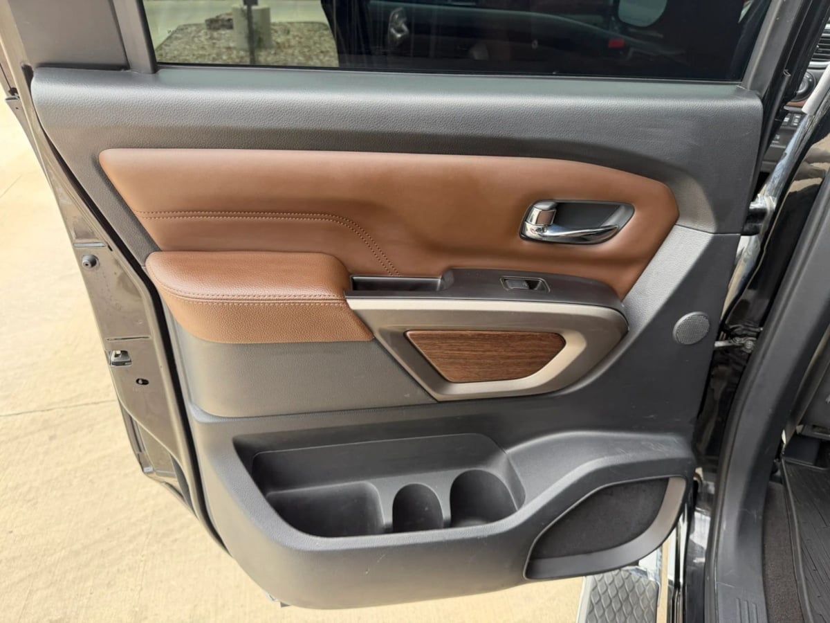 2020 Nissan Titan Platinum Reserve - Photo 20