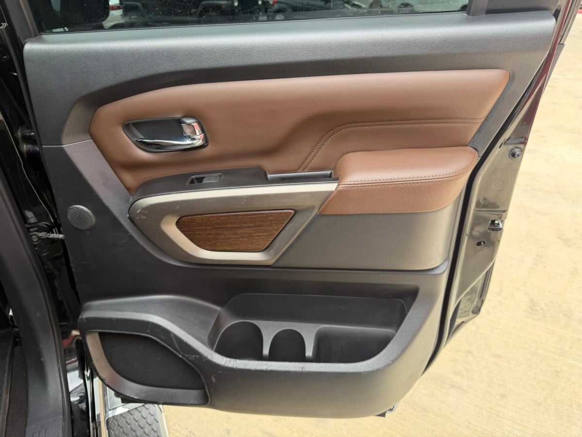 2020 Nissan Titan Platinum Reserve - Photo 24